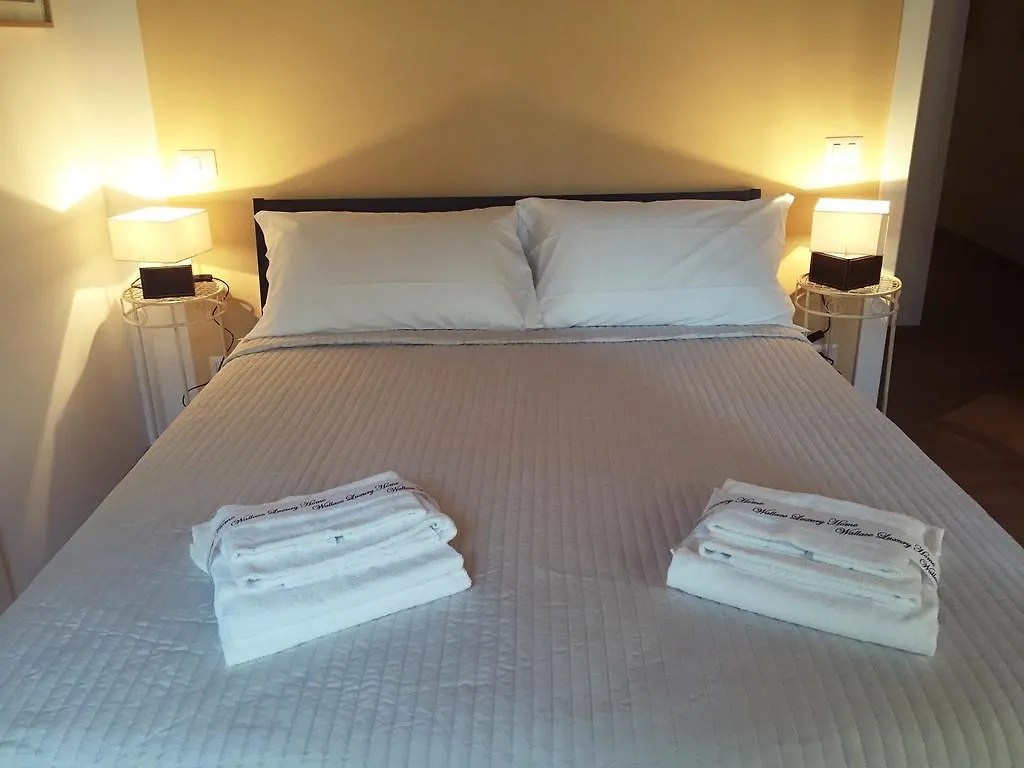 Wallace Luxury Home Verona Apartment
